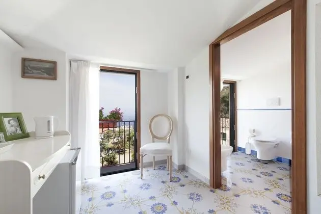 Tek Büyük Yataklı Oda, Balkon, Deniz Manzaralı