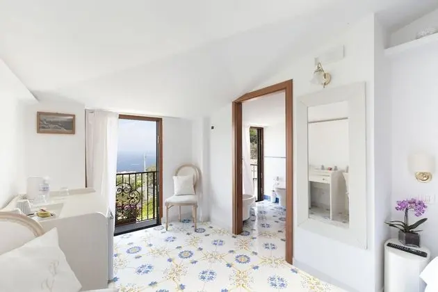 Tek Büyük Yataklı Oda, Balkon, Deniz Manzaralı
