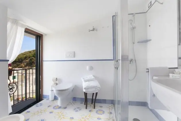 Tek Büyük Yataklı Oda, Balkon, Deniz Manzaralı
