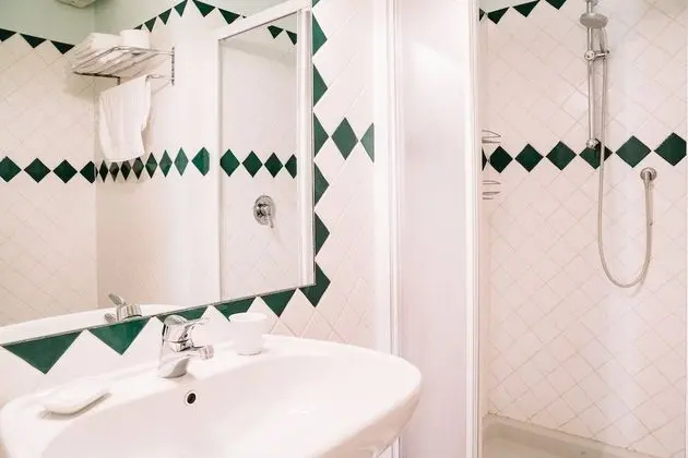 Superior Tek Büyük veya İki Ayrı Yataklı Oda