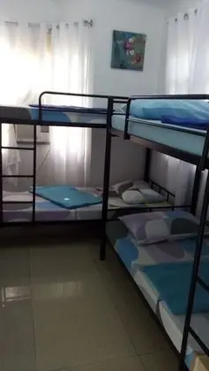 Ortak Ranzalı Oda, Ortak Banyo (1 Bed)