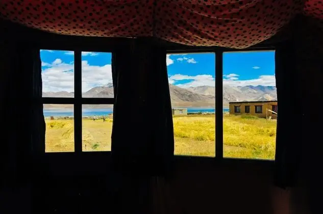 Comfort Çadır, Göl Manzaralı