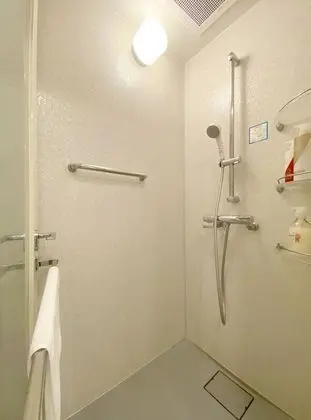 102 Non-Smoking Room