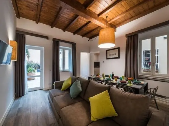 Apart Daire (5 Bedrooms)