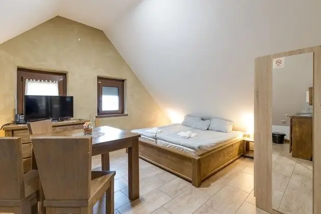 Family Stüdyo, 1 Çift Kişilik Yatak, Bahçeli (Pannonian Studio Mansarde For 2)