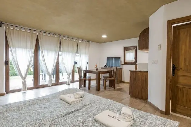 Family Stüdyo, Birden Çok Yatak, Bahçeli (Pannonian Studio With Terrace)