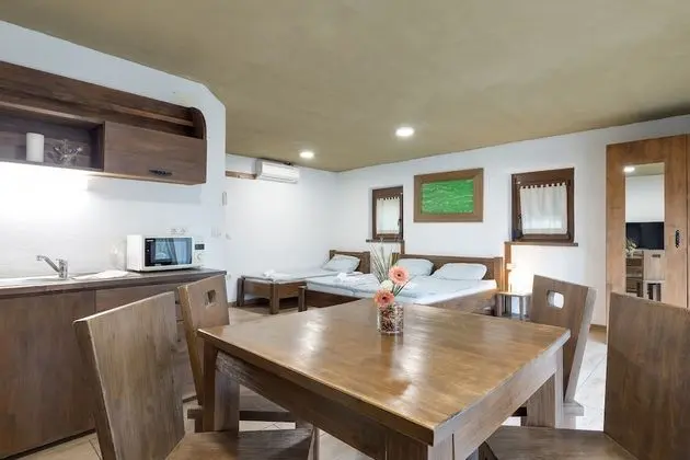 Family Stüdyo, Birden Çok Yatak, Bahçeli (Pannonian Studio With Terrace)