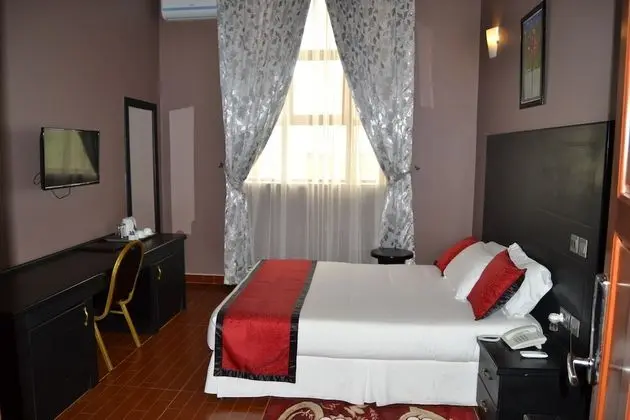 Standard Tek Büyük Yataklı Oda