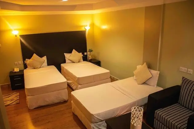 Deluxe Üç Kişilik Oda, Birden Çok Yatak