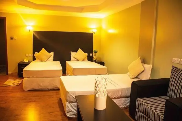 Deluxe Üç Kişilik Oda, Birden Çok Yatak