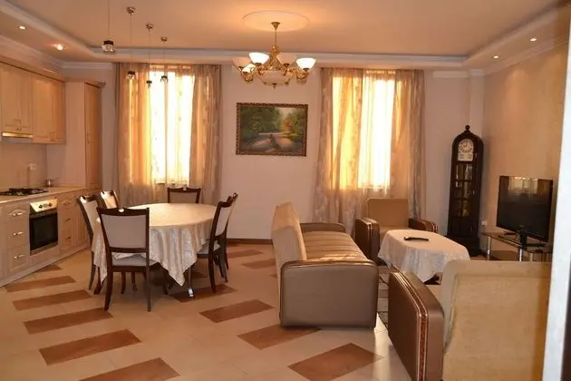 City Apart Daire, 3 Yatak Odası, Sigara İçilebilir, Şehir Manzaralı (40/1 Sayat-Nova Avenue)