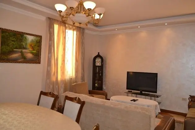 City Apart Daire, 3 Yatak Odası, Sigara İçilebilir, Şehir Manzaralı (40/1 Sayat-Nova Avenue)