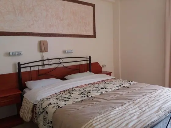 Tek Büyük Yataklı Oda, Kısmi Deniz Manzaralı