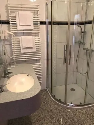 Basic Tek Büyük Yataklı Oda, Dağ Manzaralı