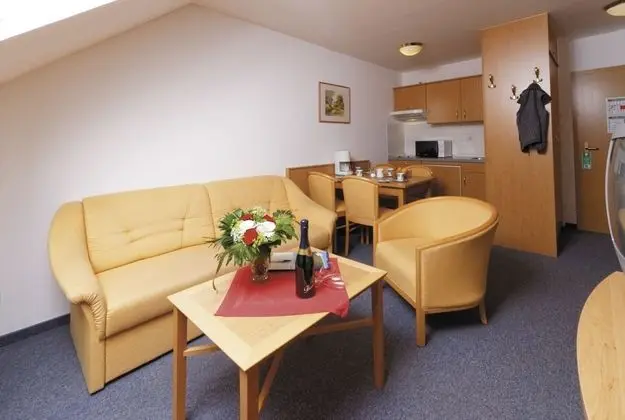 Süit, 1 Yatak Odası, Küçük Mutfak, Göl Manzaralı