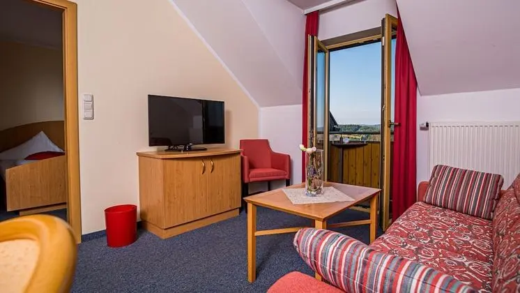 Süit, 1 Yatak Odası, Küçük Mutfak, Göl Manzaralı