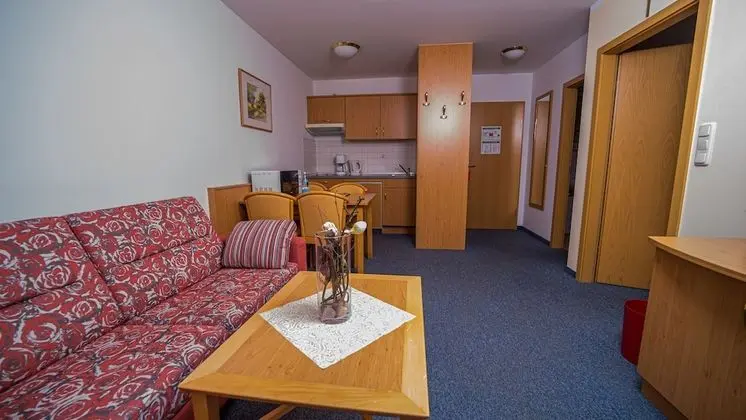 Süit, 1 Yatak Odası, Küçük Mutfak, Göl Manzaralı