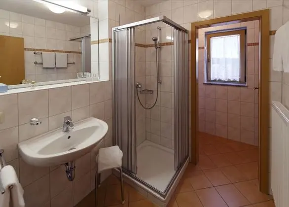 Süit, 1 Yatak Odası, Küçük Mutfak, Göl Manzaralı