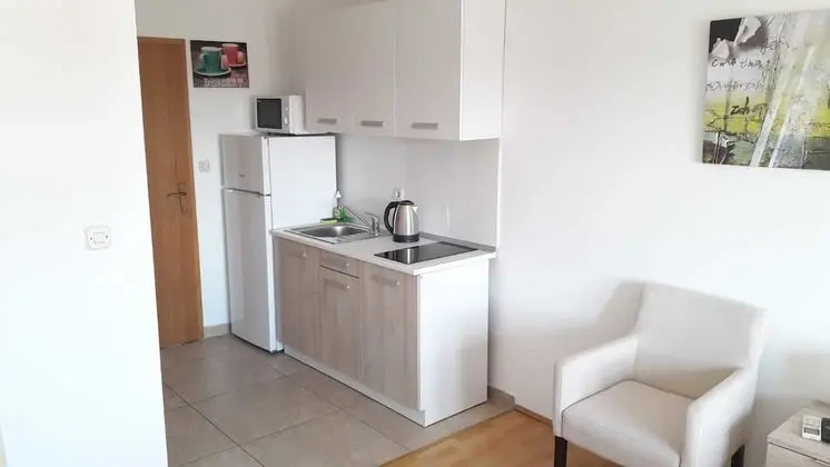 Stüdyo, Balkon, Kısmi Deniz Manzaralı