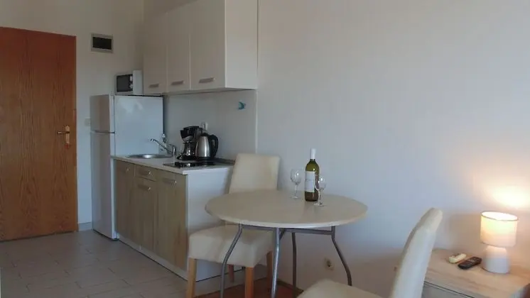 Stüdyo, Balkon, Kısmi Deniz Manzaralı