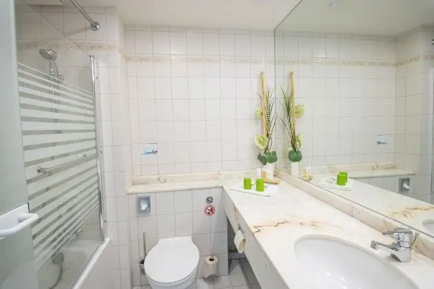 Tek Büyük Yataklı Oda, Balkon