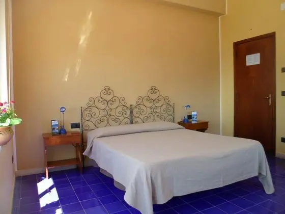 Panoramic Tek Büyük veya İki Ayrı Yataklı Oda