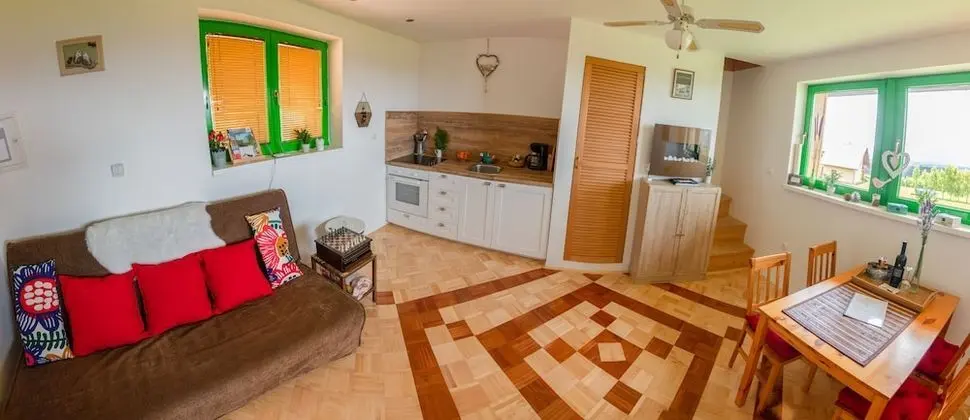 Ev (Two bedroom Cottage)