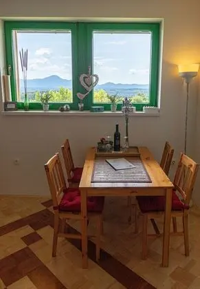 Ev (Two bedroom Cottage)
