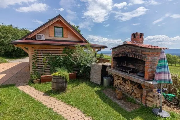 Ev (Two bedroom Cottage)