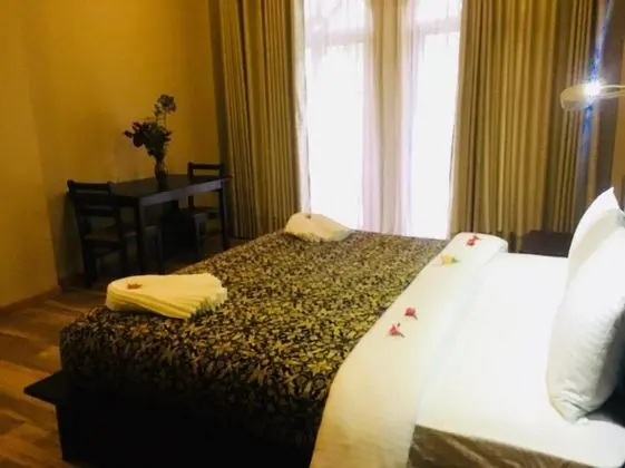 Deluxe Tek Büyük Yataklı Oda, 1 Büyük (Queen) Boy Yatak, Park Manzaralı, Bahçeli