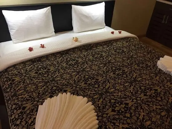 Deluxe Tek Büyük Yataklı Oda, 1 Büyük (Queen) Boy Yatak, Park Manzaralı, Bahçeli