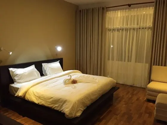 Deluxe Tek Büyük Yataklı Oda, 1 Büyük (Queen) Boy Yatak, Park Manzaralı, Bahçeli