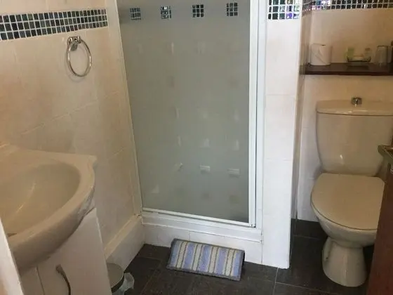 Tek Büyük Yataklı Oda (Small Double 3)