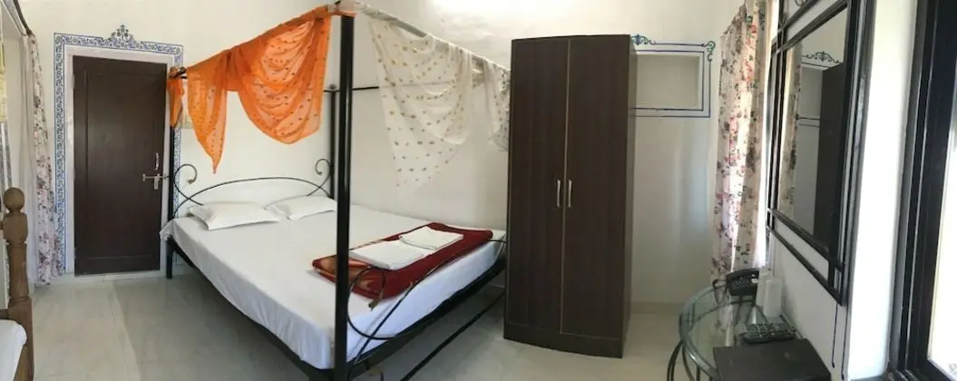 Üç Kişilik Oda