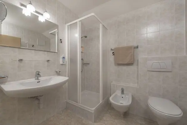 Economy Tek Büyük Yataklı Oda (Meadow View)