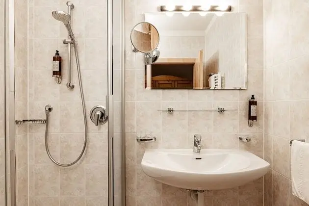 Economy Tek Büyük Yataklı Oda (Meadow View)