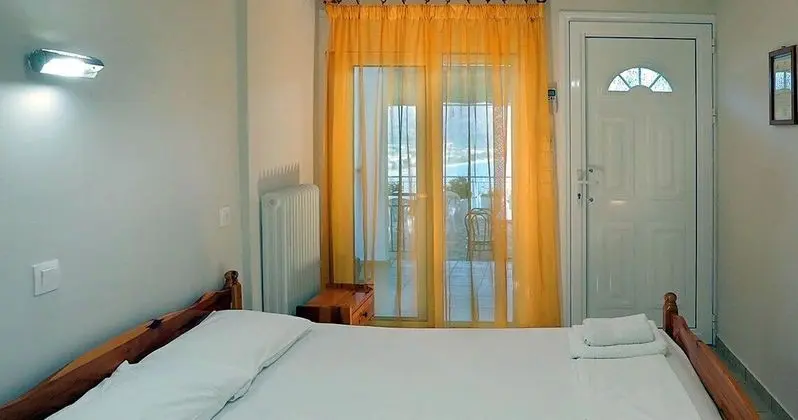 Üç Kişilik Oda