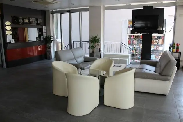 Tek Büyük veya İki Ayrı Yataklı Oda, Balkon, Deniz Manzaralı