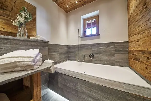 Luxury Dağ Evi, 3 Yatak Odası, Sauna, Dağ Manzaralı (Chalet - SMARAGD)