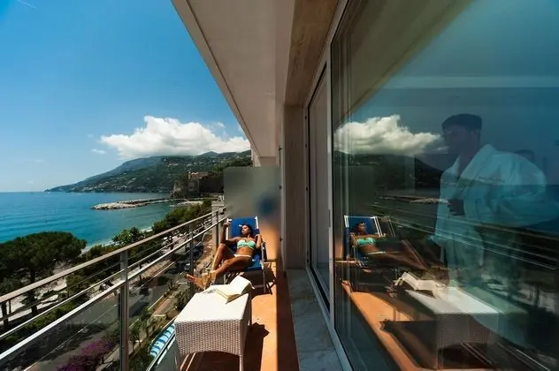 Deluxe Tek Büyük veya İki Ayrı Yataklı Oda, Balkon, Deniz Manzaralı