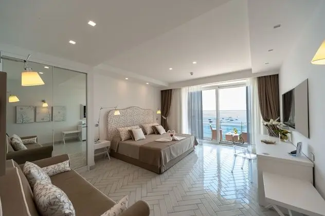Süit, Balkon, Deniz Manzaralı