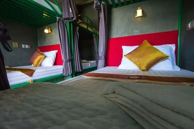 Bed In 10 Bed Mixed Dormitory Room