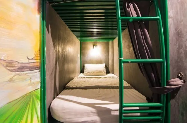 Bed In 18 Bed Mixed Dormitory Room