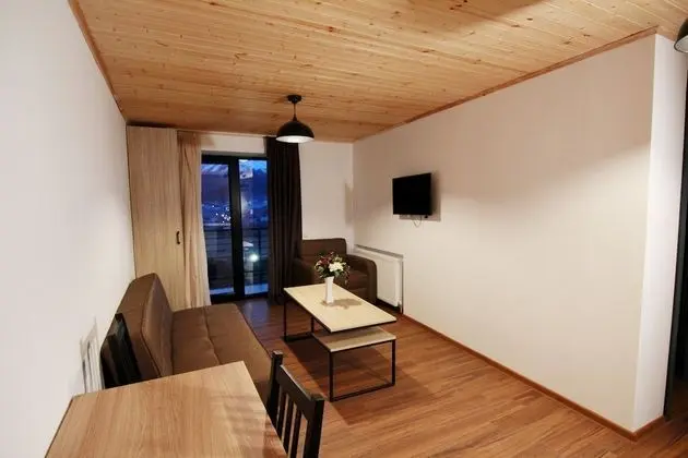 Standard Apart Daire, Dağ Manzaralı