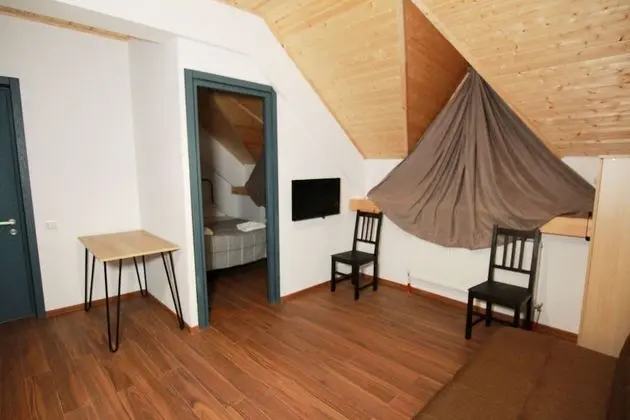 Standard Apart Daire, Dağ Manzaralı