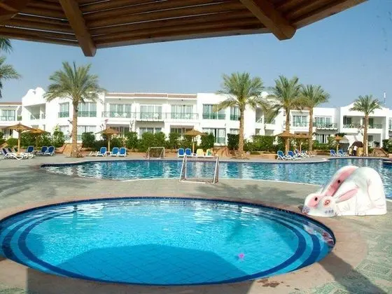 1 Çift ​​kişilik Yatak Pool View