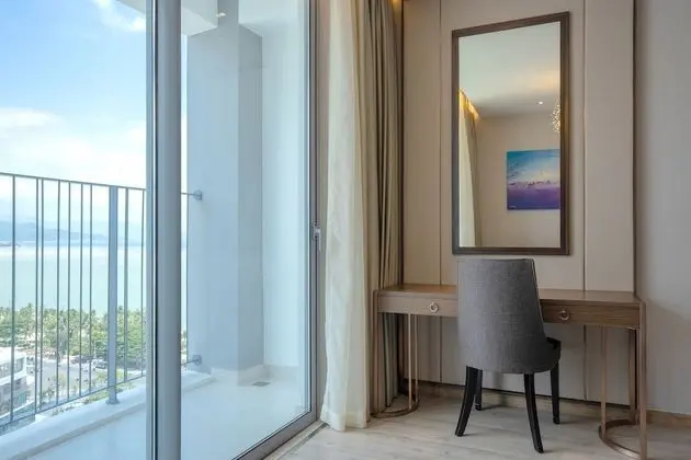 Premium Tek Büyük Yataklı Oda, 1 En Büyük (King) Boy Yatak, Kısmi Deniz Manzaralı