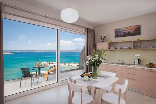 Studio Deluxe with Panoramic Sea View