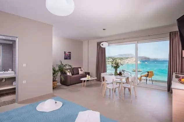 Studio Deluxe with Panoramic Sea View