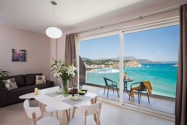 Studio Deluxe with Panoramic Sea View